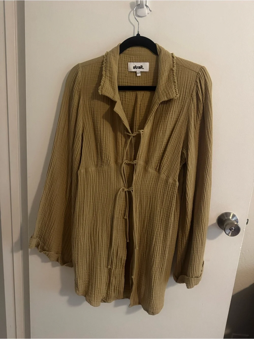 Strait the Label POEMA TAN COLLARED TIE BLOUSE
